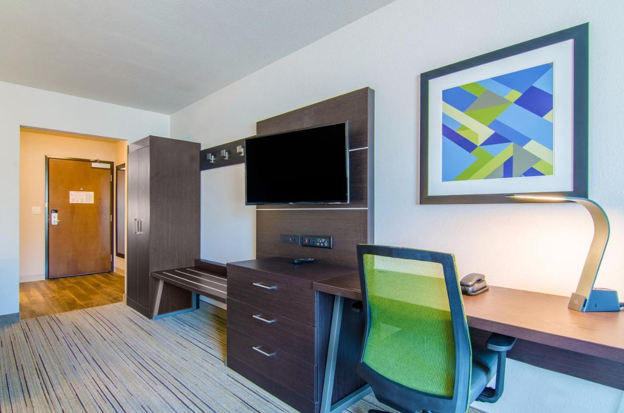 Holiday Inn Express & Suites - Atchison, An Ihg Hotel Buitenkant foto