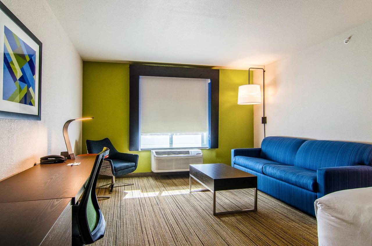 Holiday Inn Express & Suites - Atchison, An Ihg Hotel Buitenkant foto