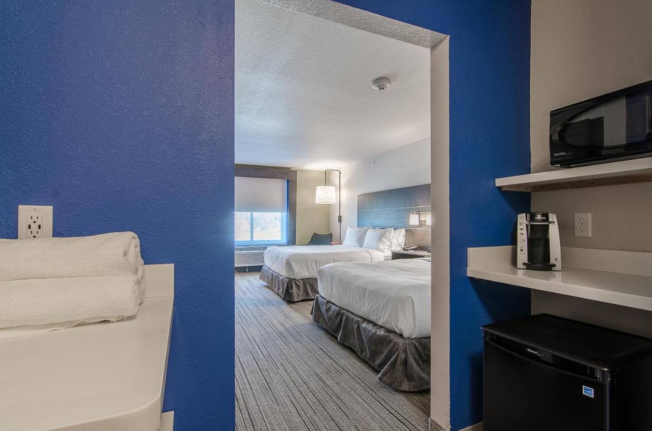 Holiday Inn Express & Suites - Atchison, An Ihg Hotel Buitenkant foto